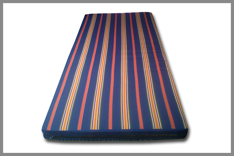 Twinbed with Banig